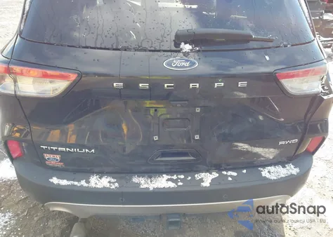 2022 Ford Escape Titanium z USA, uszkodzony, nr VIN 1FMCU9J98NUA80422